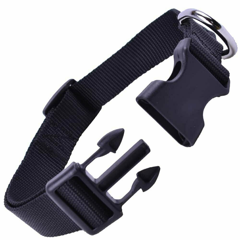 Collar para perros de nylon ajustable de GogiPet®, negro con cierre rápido