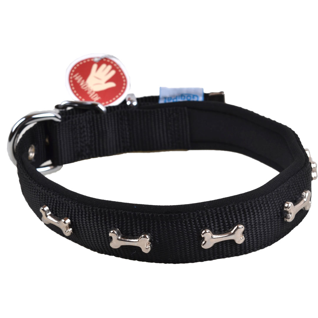 Collar para perros acolchado Confort con tejido de nylon Super Premium de GogiPet®, negro con huesos de metal