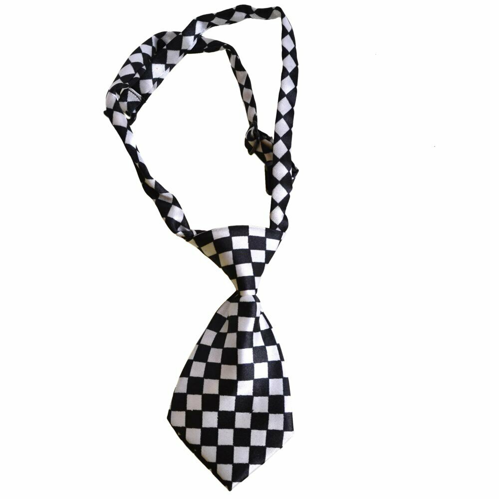 Corbata para perros hecha a mano con cuadritos negros y blancos GogiPet