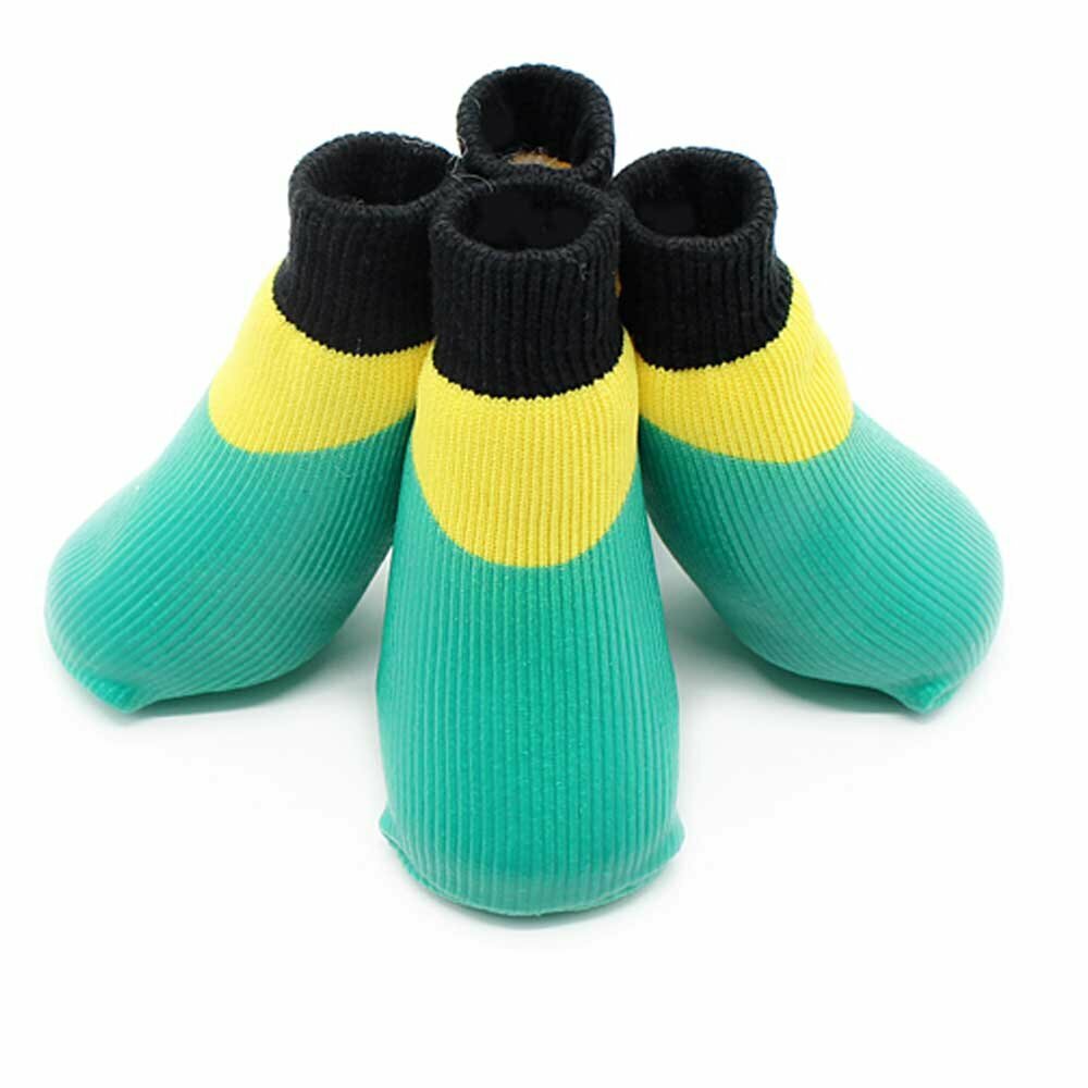 Botas para perros GogiPet con suela de goma, verde, en diseño de calcetines